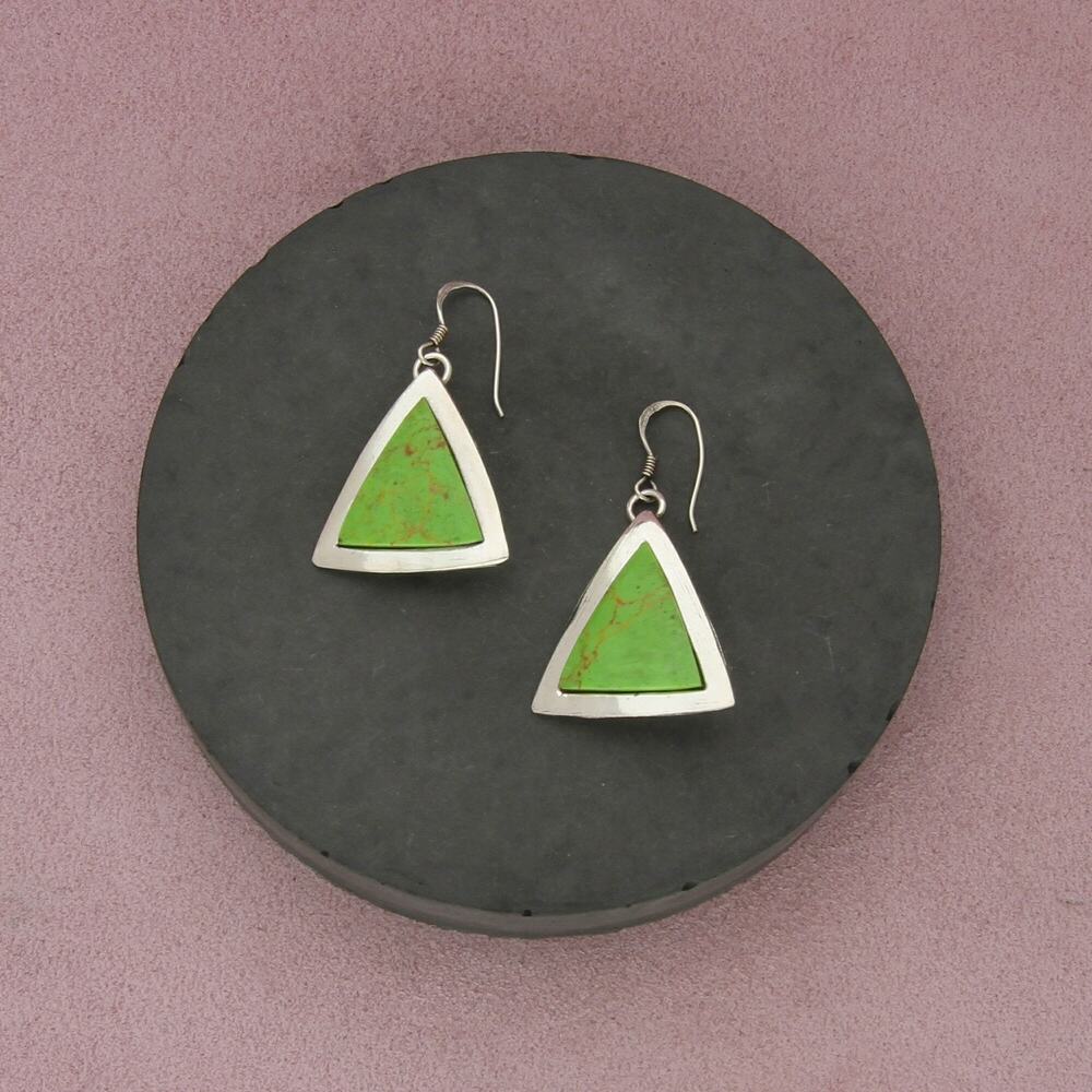 navajo sterling silver vintage gaspeite triangle dangle earrings